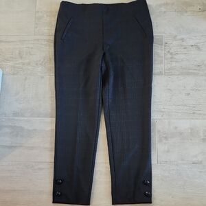 Chico's Size 1 Black Slimming Ankle Pants